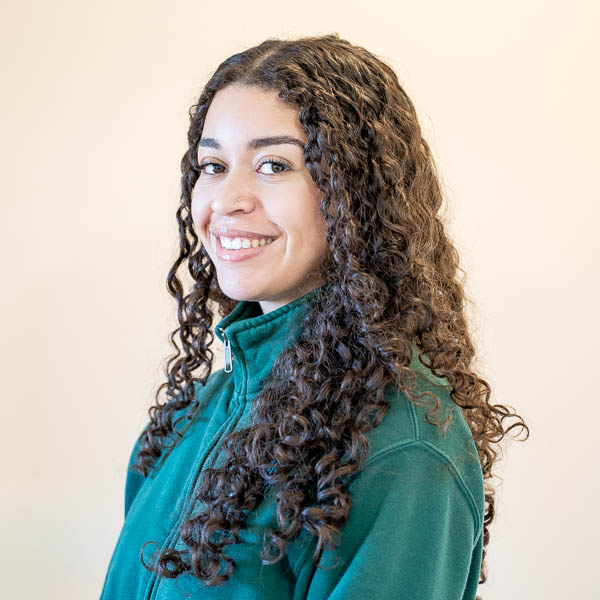 Alisha Zaloumis - Meridian Veterinary Clinic(Web)